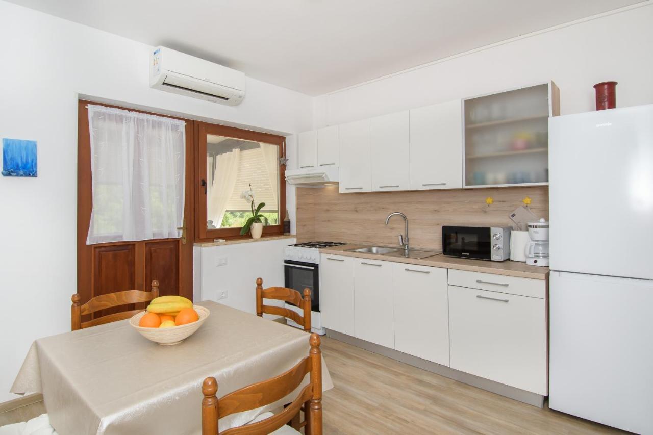 Apartman Alba Karigador Exterior photo